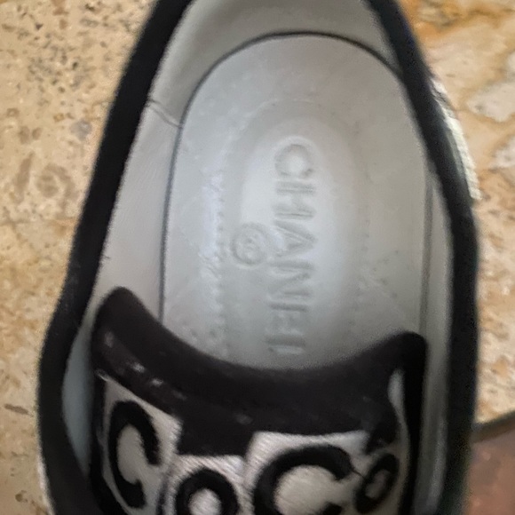 Authentic Chanel sneakers 8.5/w box - Picture 4 of 6